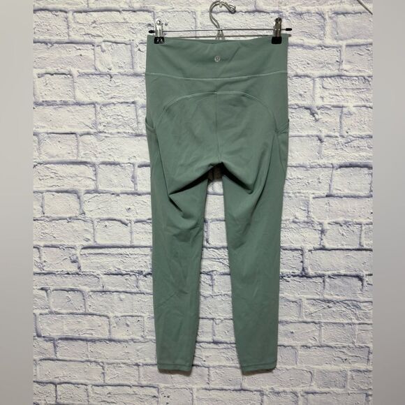 Lululemon Invigorate High-Rise Tight 25"
Misty Glade size 6 - Picture 5 of 14